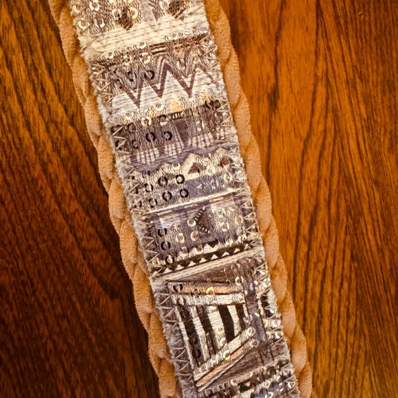 NWOT Braided sz 9 Tan and Gray Belt with Metal Buckle 42” long end to end - Picture 7 of 7